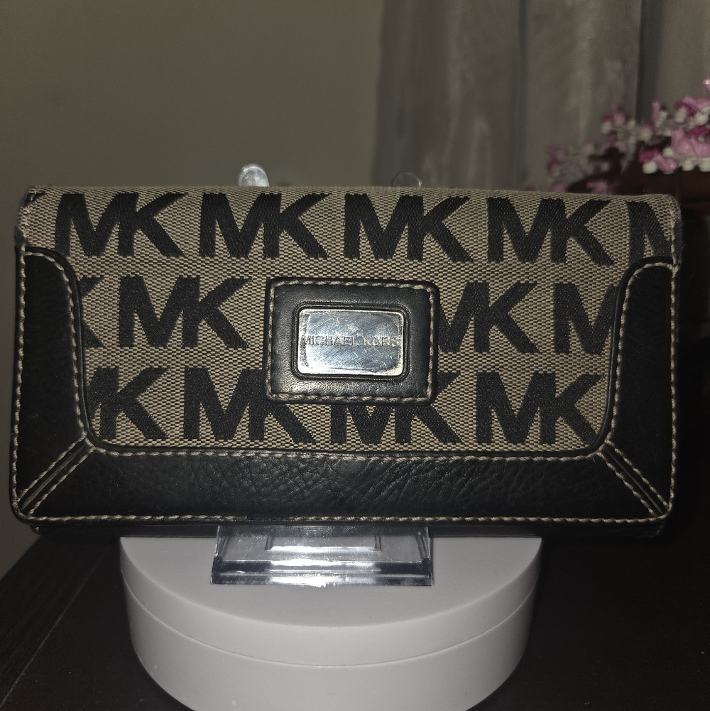 MICHAEL KORS  Monogram Leather Wallet All in 1 Credit Cards Organizer Checkbook